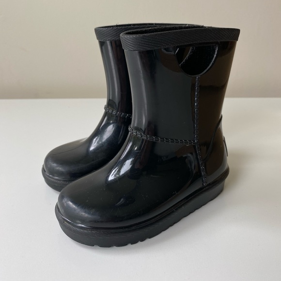 UGG, Rahjee Rain Boot (Black) - Picture 1 of 3